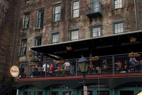 riverfront restaurants in savannah ga.